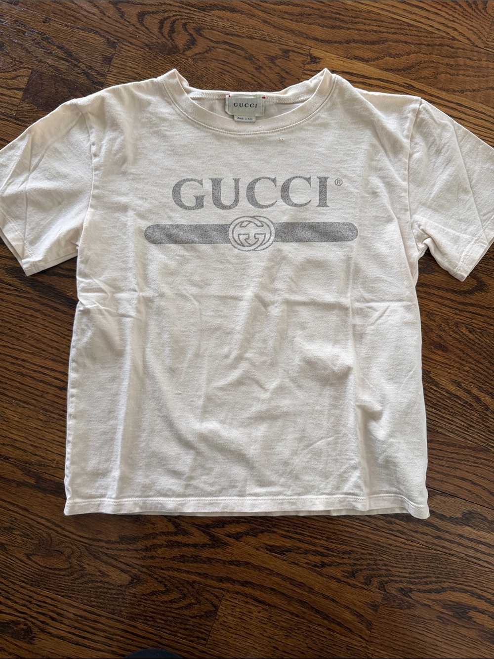 Kids Gucci White Short Sleeve Logo Tee with Gray Emblem size 8
